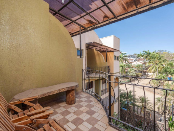 Impeccably Maintained two-level Residence in Tamarindo