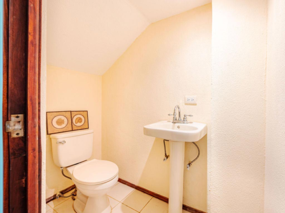 Impeccably Maintained two-level Residence in Tamarindo