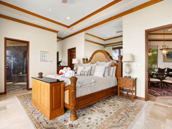 Luxury Beachfront Condo in Flamingo