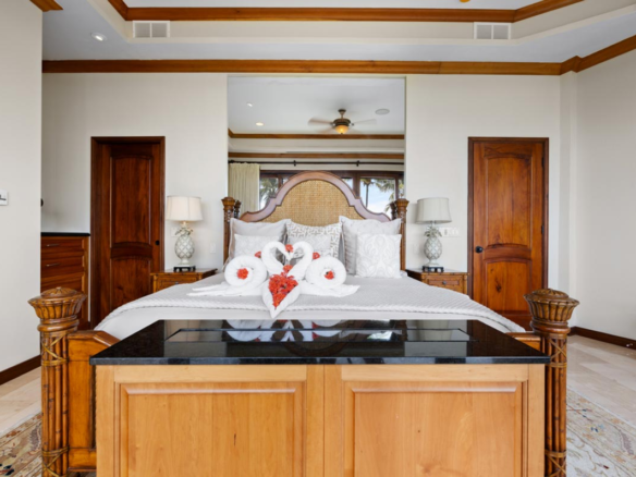 Luxury Beachfront Condo in Flamingo