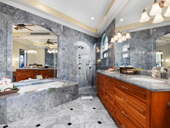 Luxury Beachfront Condo in Flamingo