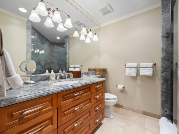 Luxury Beachfront Condo in Flamingo