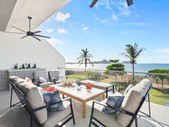 Beachfront Home Villa Ballena