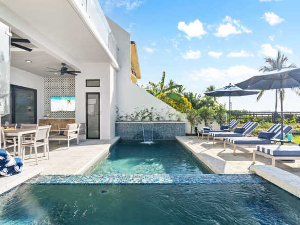 Beachfront Home Villa Ballena