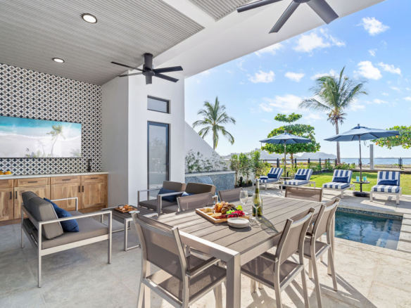 Beachfront Home Villa Ballena