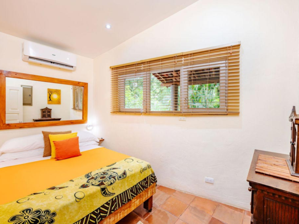 Family Home Retreat in Palm Beach Estates Playa Grande