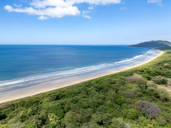 Family Home Retreat in Palm Beach Estates Playa Grande