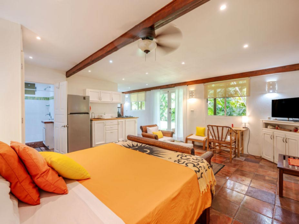 Family Home Retreat in Palm Beach Estates Playa Grande