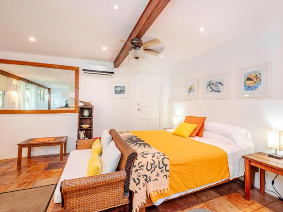 Family Home Retreat in Palm Beach Estates Playa Grande