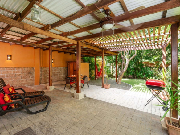 Family Home Retreat in Palm Beach Estates Playa Grande