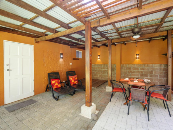 Family Home Retreat in Palm Beach Estates Playa Grande