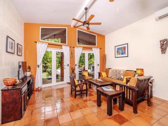 Family Home Retreat in Palm Beach Estates Playa Grande