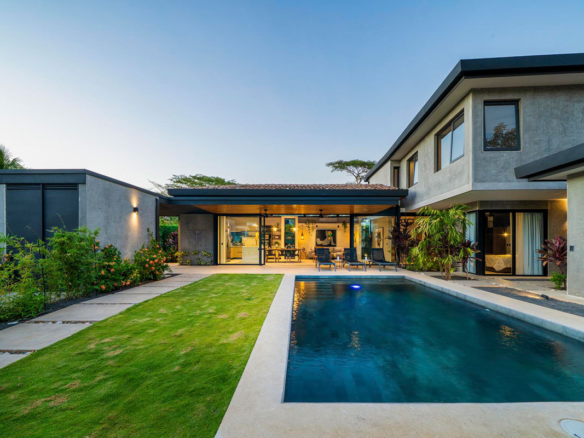 4-Bedroom Designer Home in Gated Community minutes to Tamarindo