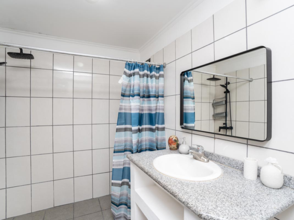 Charming two-bedroom Condo in the Heart of Tamarindo