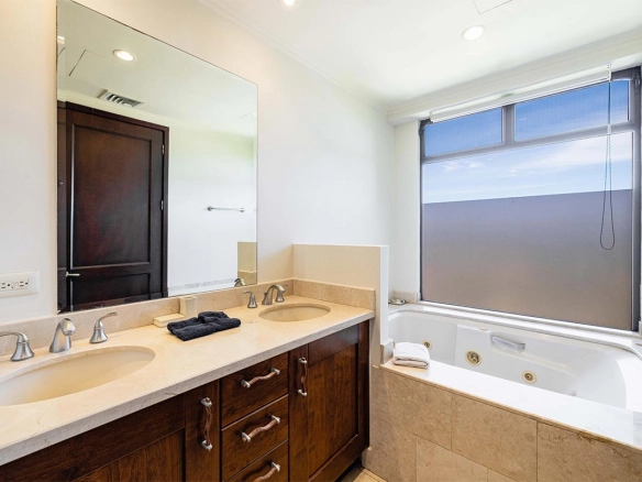 Exceptional Condo Designed with Comfort and Elegance