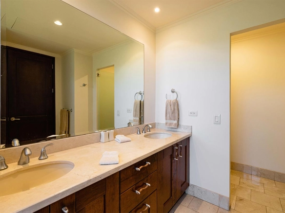 Exceptional Condo Designed with Comfort and Elegance