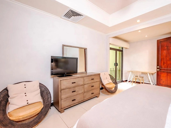 Spacious 3 bedroom condo with great privacy