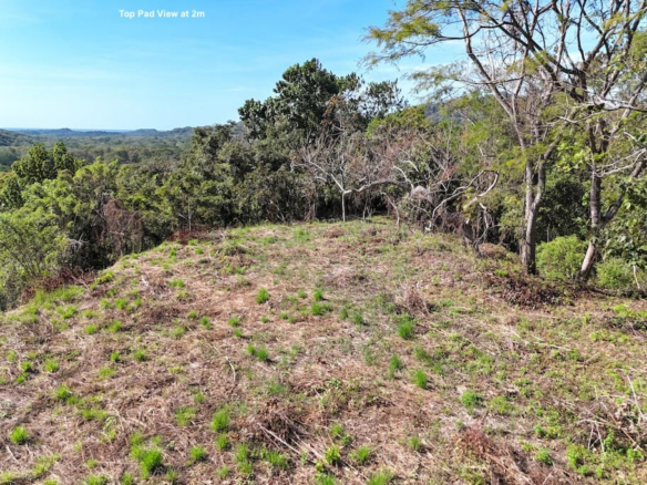 Finca with Panoramic Views and a Stream