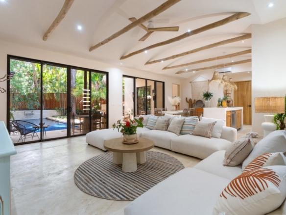 Designer Home for Sale in Tamarindo – Walk to the Beach | Casa Hannah Bonita