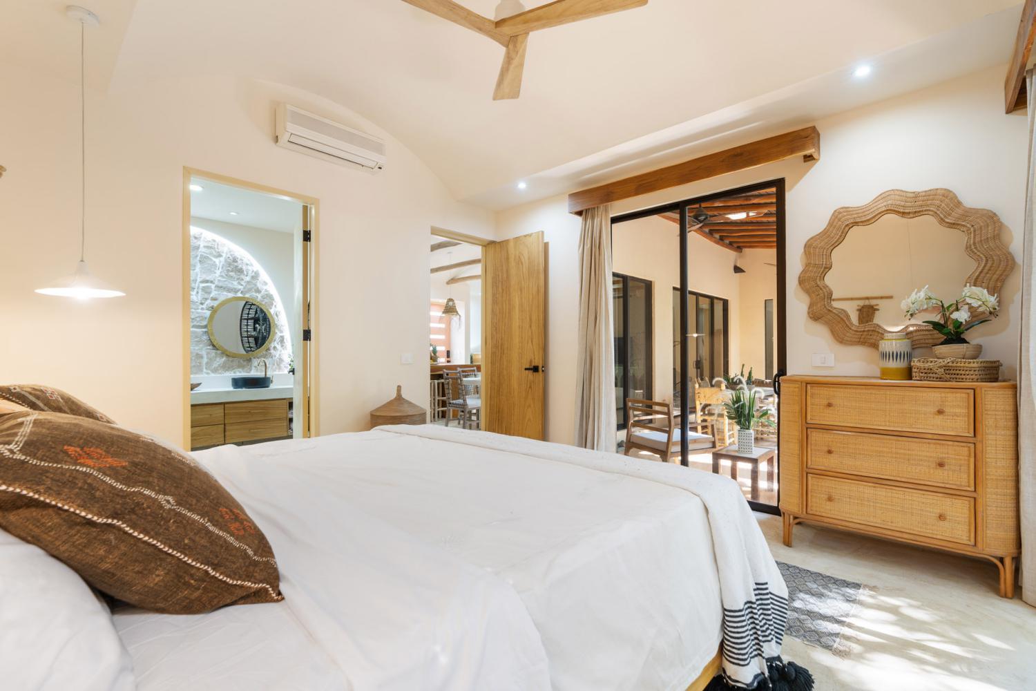Casa Hannah Bonita Modern Tamarindo luxury home (26) Designer Home for Sale in Tamarindo – Walk to the Beach | Casa Hannah Bonita