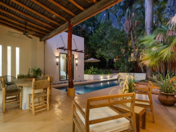 Designer Home for Sale in Tamarindo – Walk to the Beach | Casa Hannah Bonita