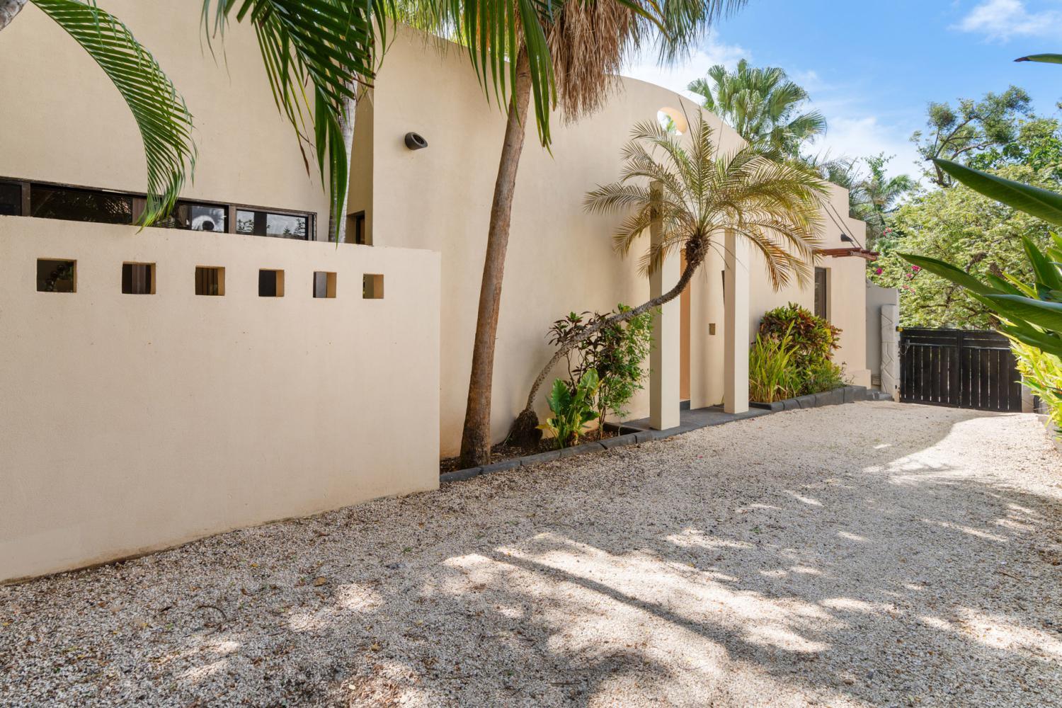 Casa Hannah Bonita Tamarindo (8) Designer Home for Sale in Tamarindo – Walk to the Beach | Casa Hannah Bonita
