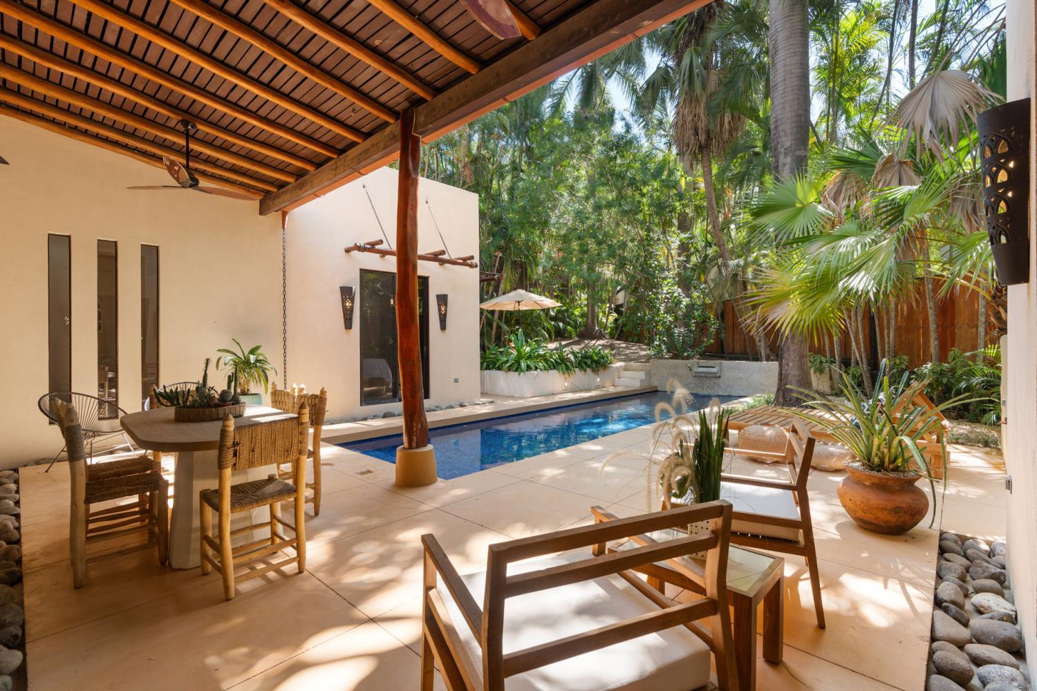 Casa Hannah Bonita Tamarindo backyard for sale (32) Designer Home for Sale in Tamarindo – Walk to the Beach | Casa Hannah Bonita