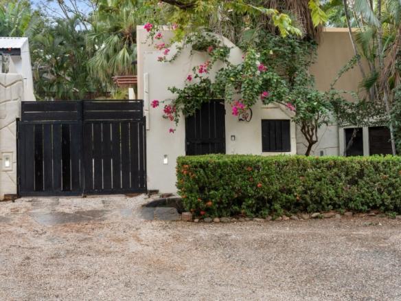 Designer Home for Sale in Tamarindo – Walk to the Beach | Casa Hannah Bonita