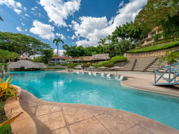 Villa Matapalo Tamarindo: Luxury Ocean View Condo at El Diria Resort