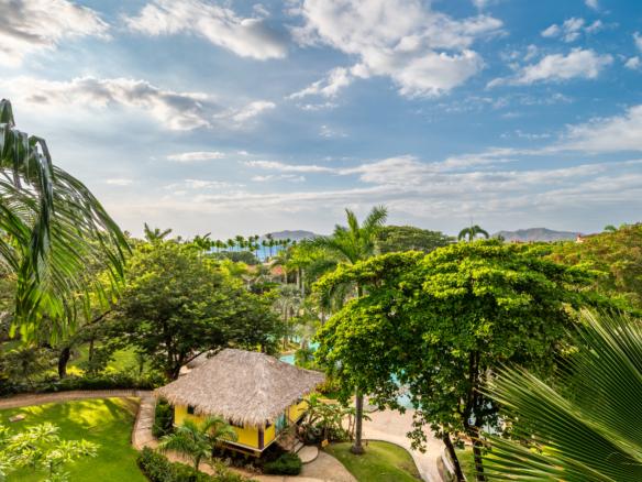 Villa Matapalo Tamarindo: Luxury Ocean View Condo at El Diria Resort