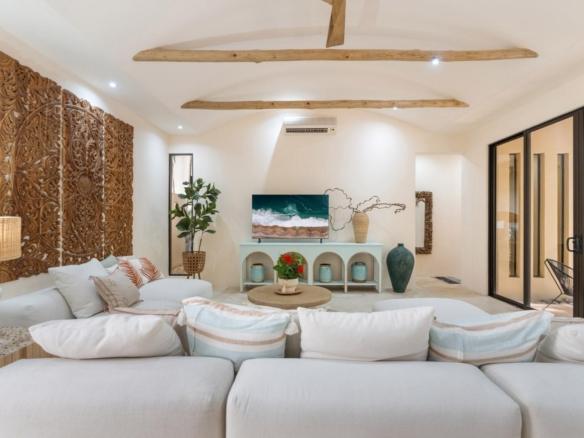 Designer Home for Sale in Tamarindo – Walk to the Beach | Casa Hannah Bonita