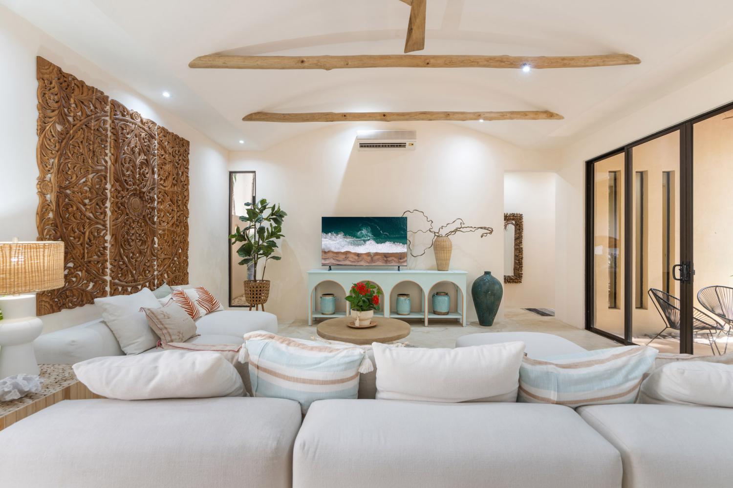 Modern Tamarindo luxury home (10) Designer Home for Sale in Tamarindo – Walk to the Beach | Casa Hannah Bonita