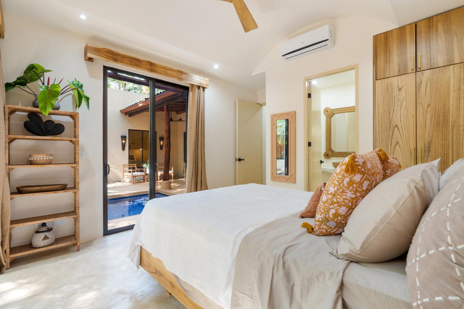 Modern Tamarindo luxury home (20) Designer Home for Sale in Tamarindo – Walk to the Beach | Casa Hannah Bonita