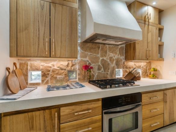 Designer Home for Sale in Tamarindo – Walk to the Beach | Casa Hannah Bonita