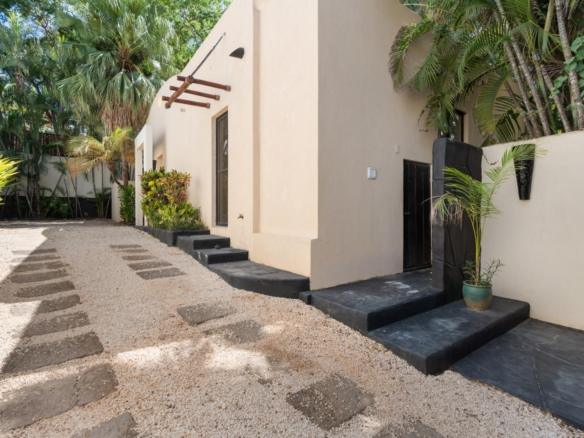 Designer Home for Sale in Tamarindo – Walk to the Beach | Casa Hannah Bonita
