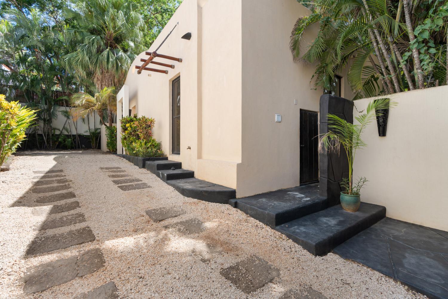 Modern Tamarindo luxury home (7) Designer Home for Sale in Tamarindo – Walk to the Beach | Casa Hannah Bonita