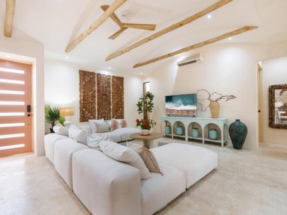 Designer Home for Sale in Tamarindo – Walk to the Beach | Casa Hannah Bonita