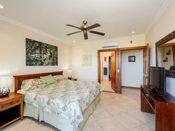 Oceanica 825 Playa Flamingo – Turnkey Ocean-View Condo