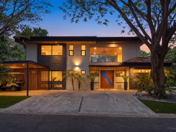 Casa La Ola Perfecta | Hacienda Pinilla Luxury Home