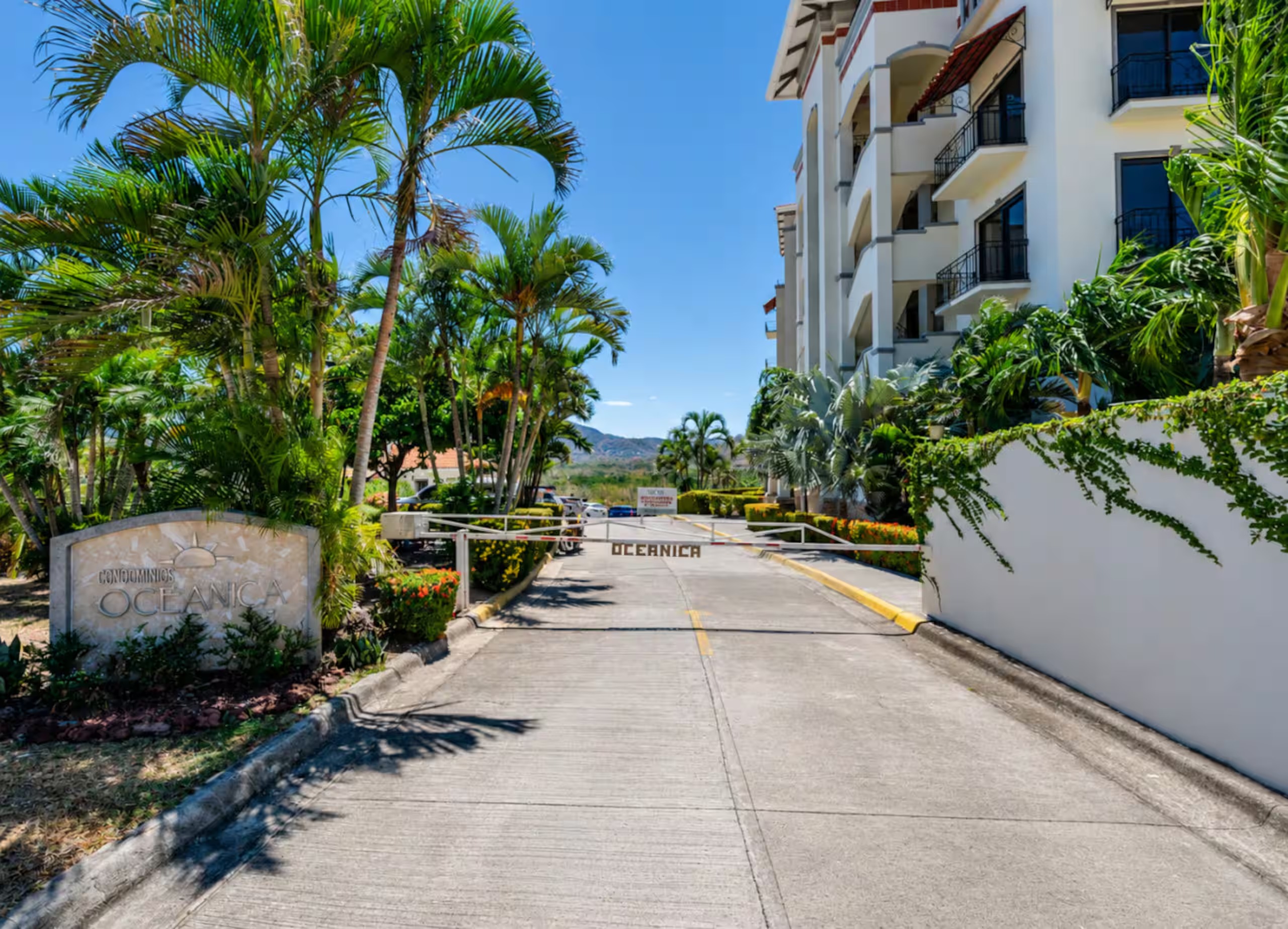 Oceanica 825 Playa Flamingo – Turnkey Ocean-View Condo