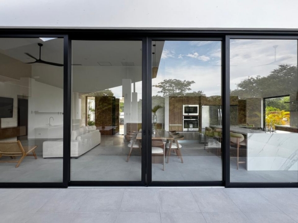 Casa Agua Salada luxury golf course home in Reserva Conchal