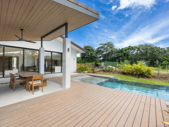 Casa Agua Salada luxury golf course home in Reserva Conchal