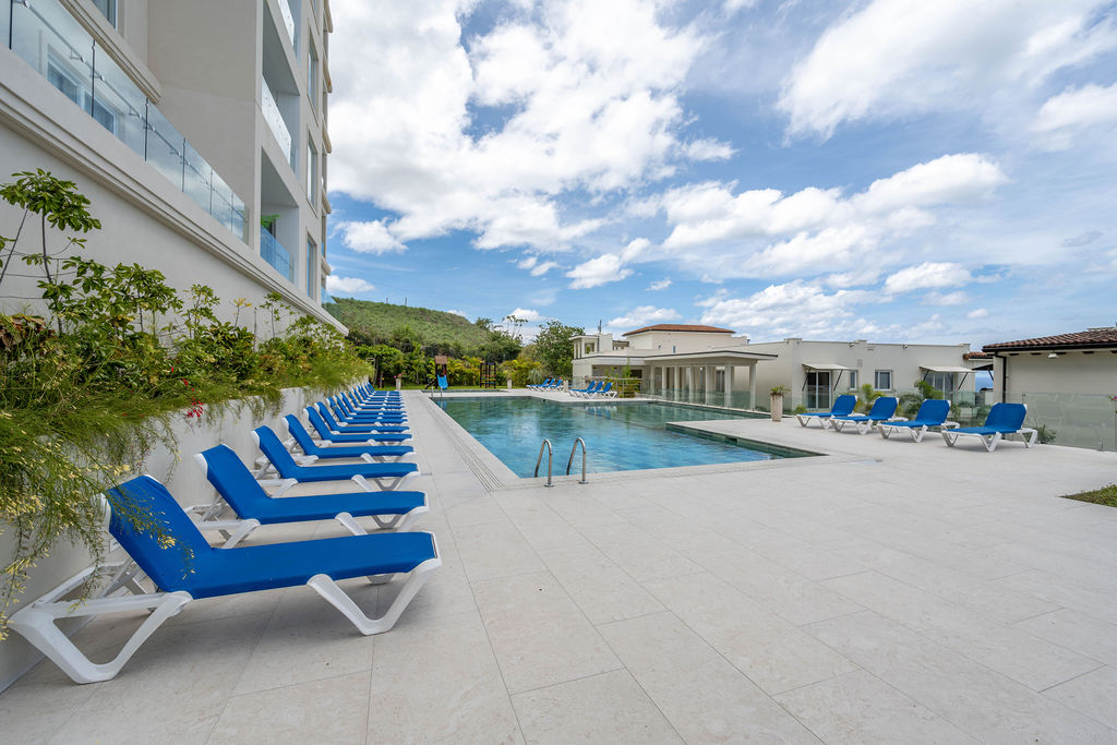 La Vista Pool Tamarindo La Vista B6: A Fully Customized Ocean-View Condo in Tamarindo