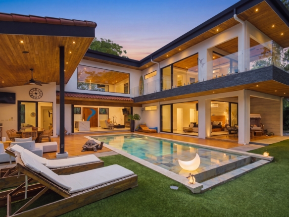 Casa La Ola Perfecta | Hacienda Pinilla Luxury Home
