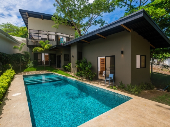 Casa Chaperno Tamarindo Park | 3-Bedroom Home
